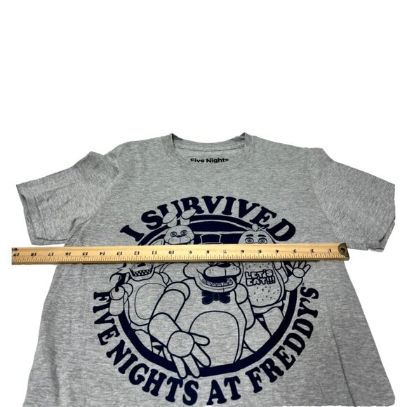 Five Nights at Freddys Graphic T-Shirt "I Survived FNAF" , Grey, Size Small, GUC - Picture 6 of 7